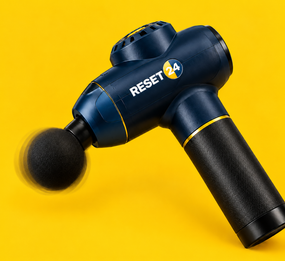 Pistola de masaje RESET24 Recovery en uso con cabezal de bola