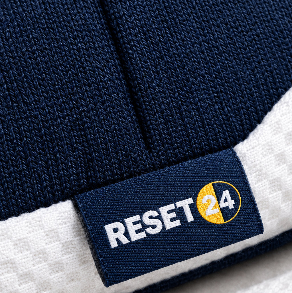Detalle de la etiqueta RESET24 en la almohada